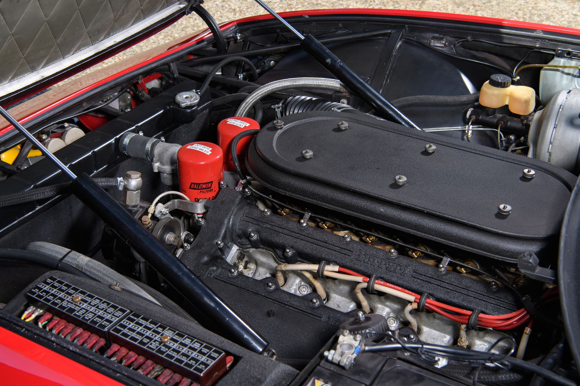 365 GTS4 Engine